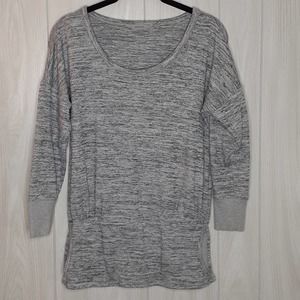 Athleta Batwing and Robin 3/4 Sleeve Top Gray Women Kangaroo Pocket XSmall